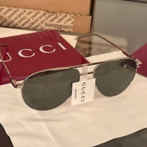 Gucci Aviator frame sunglasses